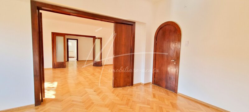 Piata Romana, Piata Lahovari, Dionisie Lupu, apartament cu 4 camere 132 mp.